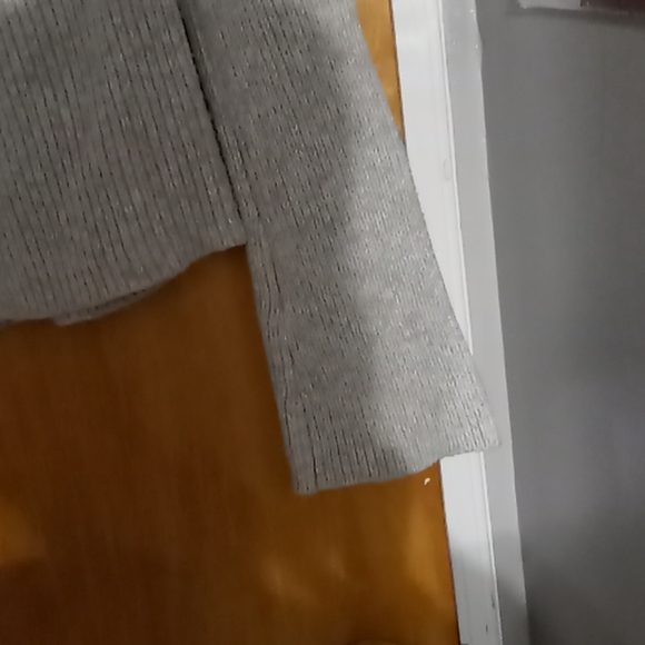 Sweater - Picture 4 of 4